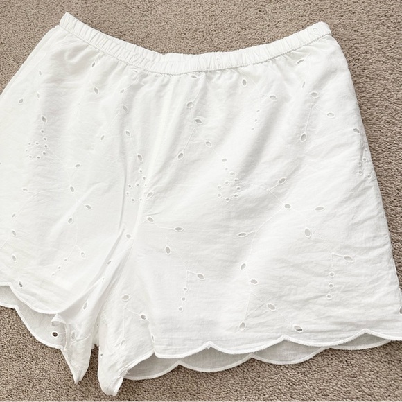 White Eyelet Boxer Scalloped Shorts - High Rise Pull On Elastic Waistband Shorts - Picture 4 of 13